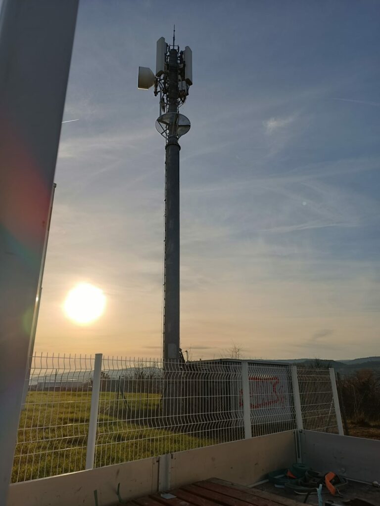 Pylône monotube Celle couché soleil